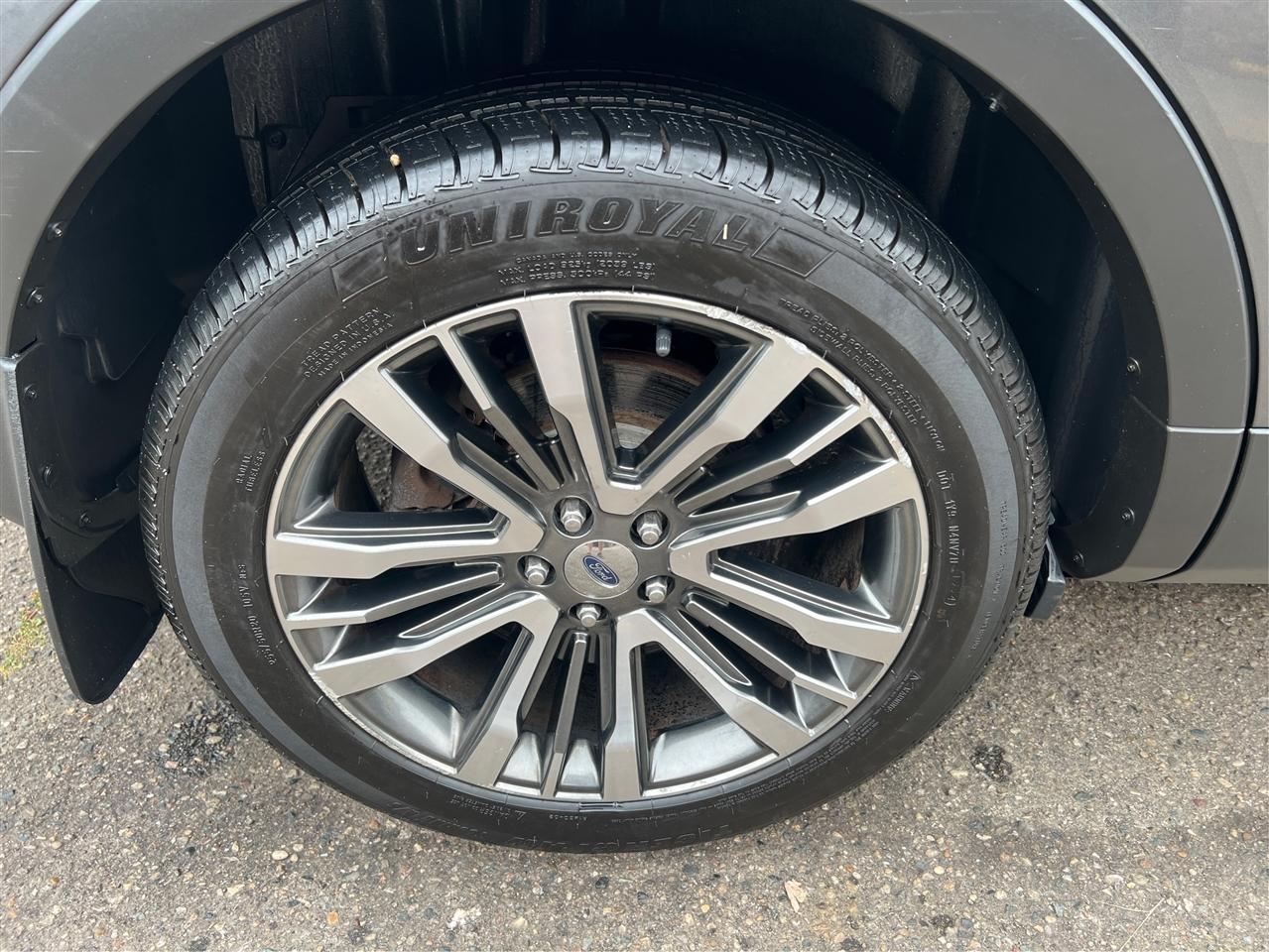 Ford Explorer 4WD 4dr Platinum 2016
