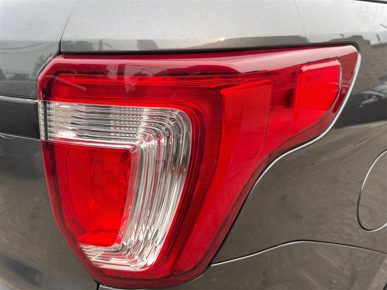 Ford Explorer 4WD 4dr Platinum 2016