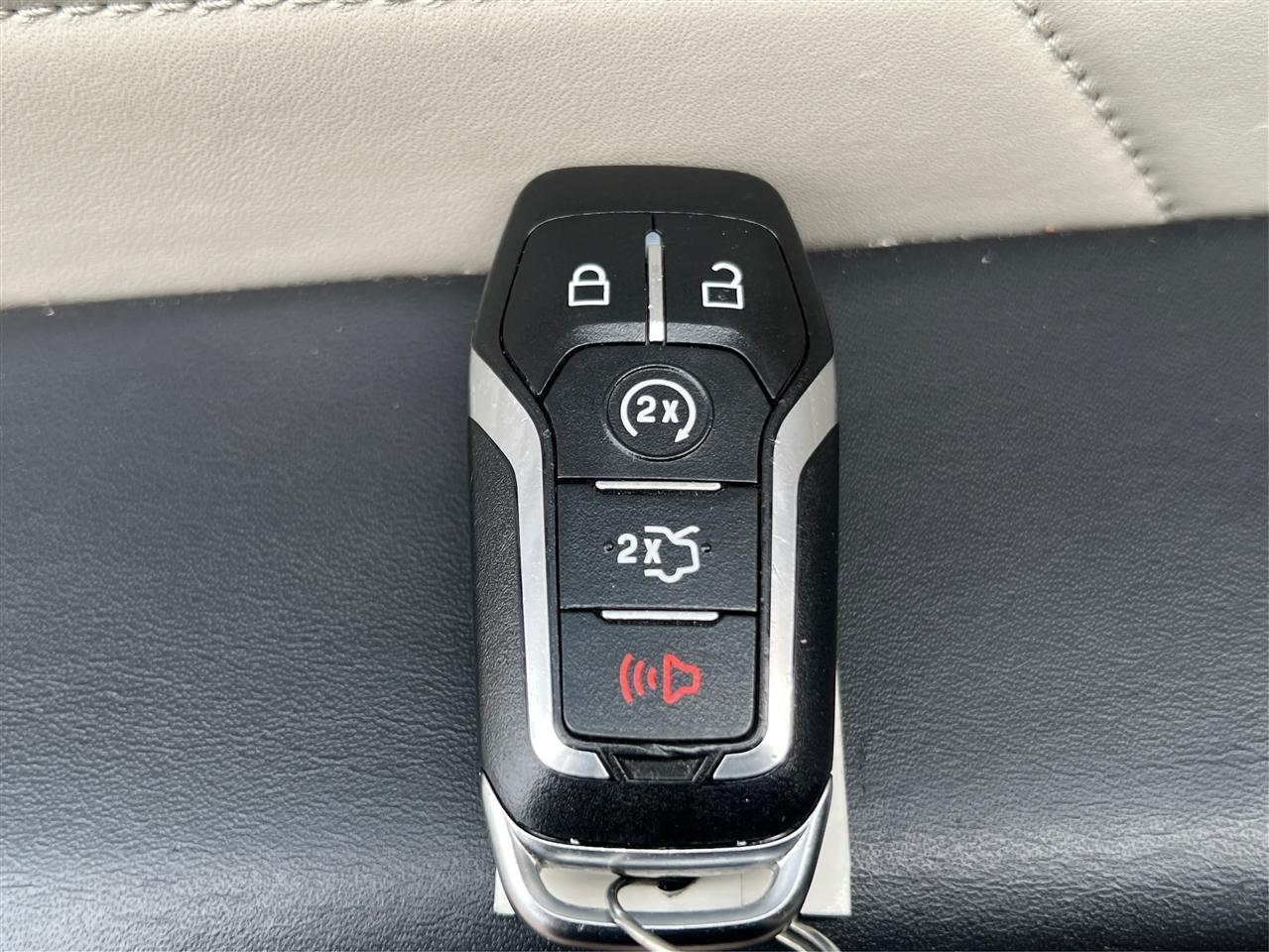 Ford Explorer 4WD 4dr Platinum 2016