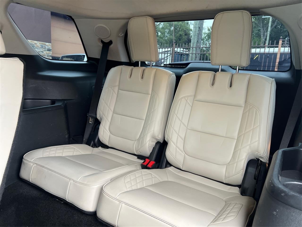 Ford Explorer 4WD 4dr Platinum 2016