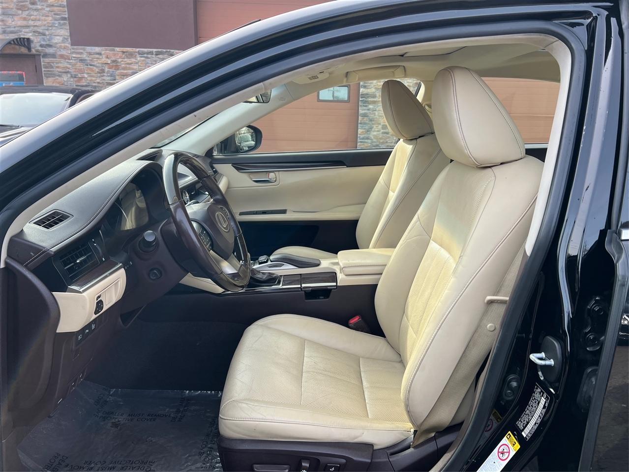 Lexus ES 350 4dr Sdn 2016