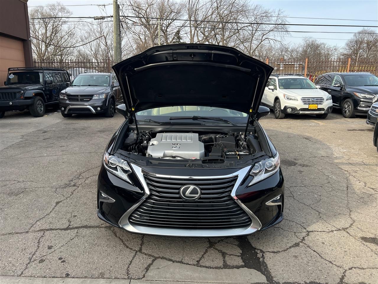 Lexus ES 350 4dr Sdn 2016