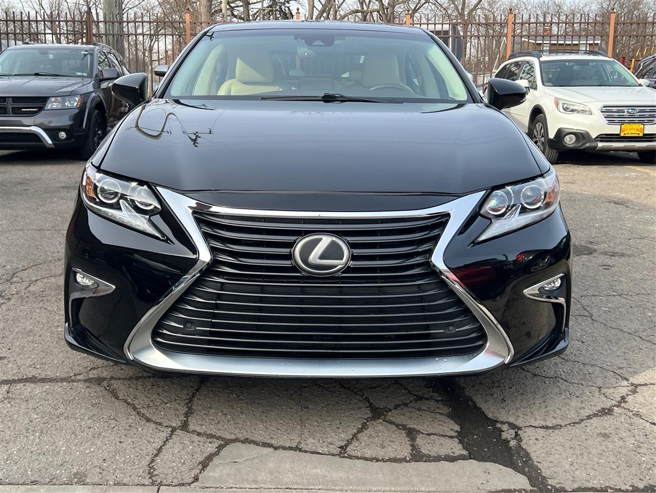 Lexus ES 350 4dr Sdn 2016