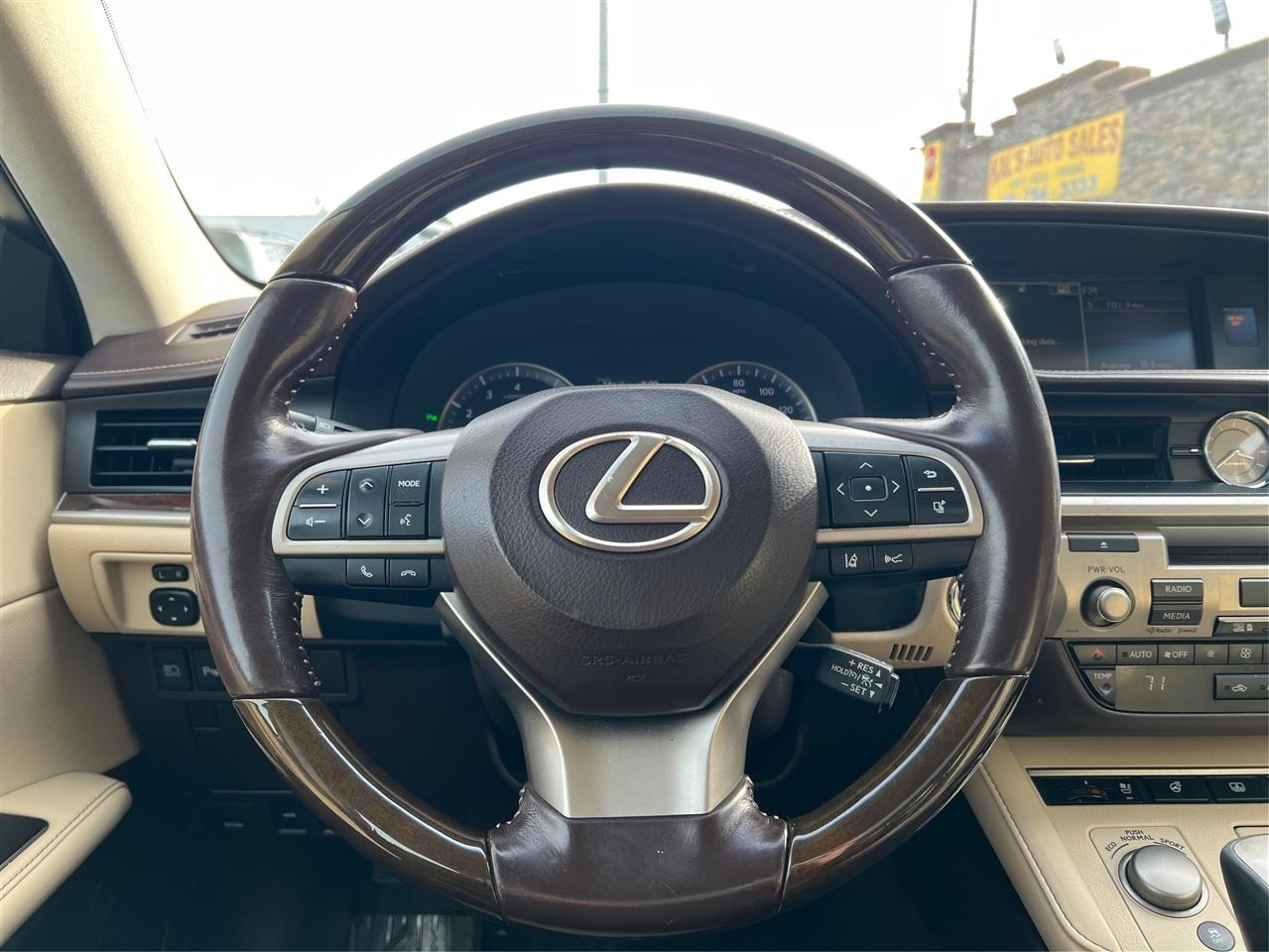 Lexus ES 350 4dr Sdn 2016