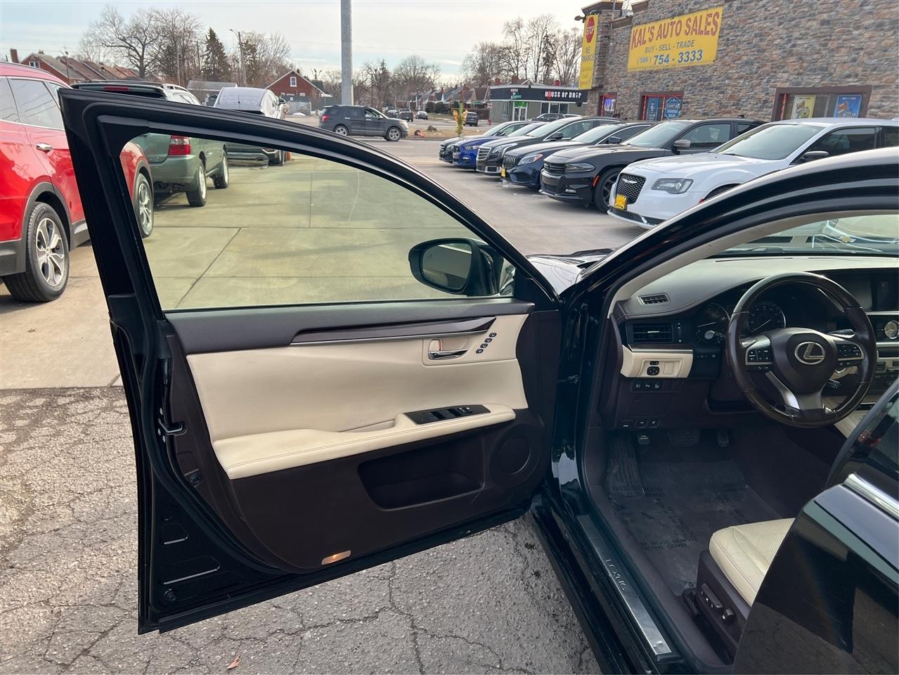 Lexus ES 350 4dr Sdn 2016