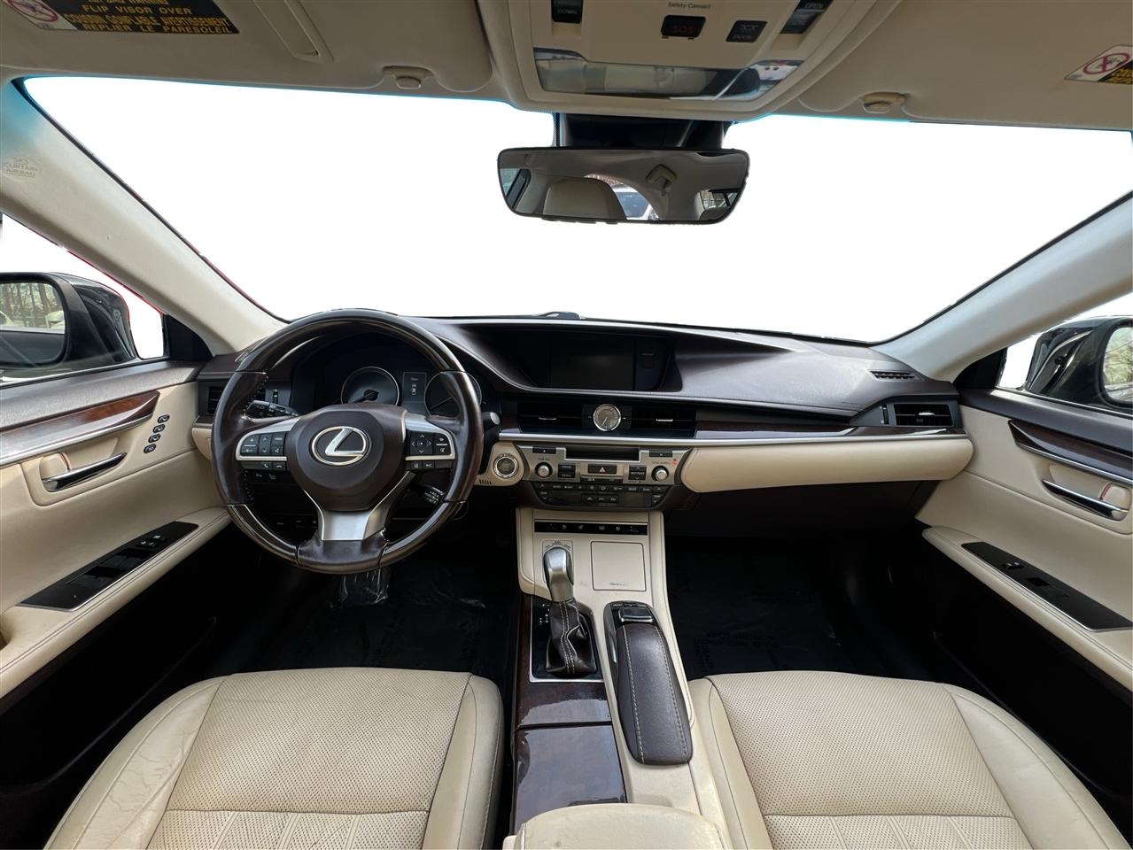 Lexus ES 350 4dr Sdn 2016