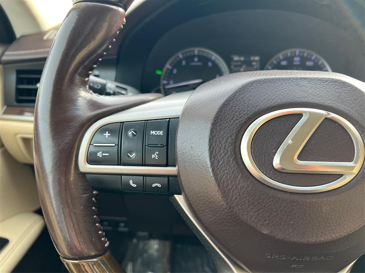 Lexus ES 350 4dr Sdn 2016