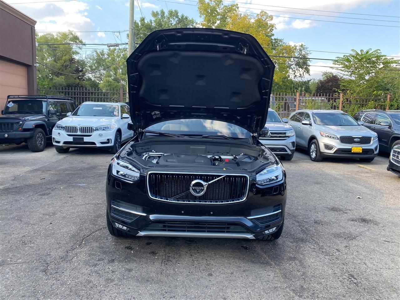 Volvo XC90 T6 AWD 7-Passenger Momentum 2018
