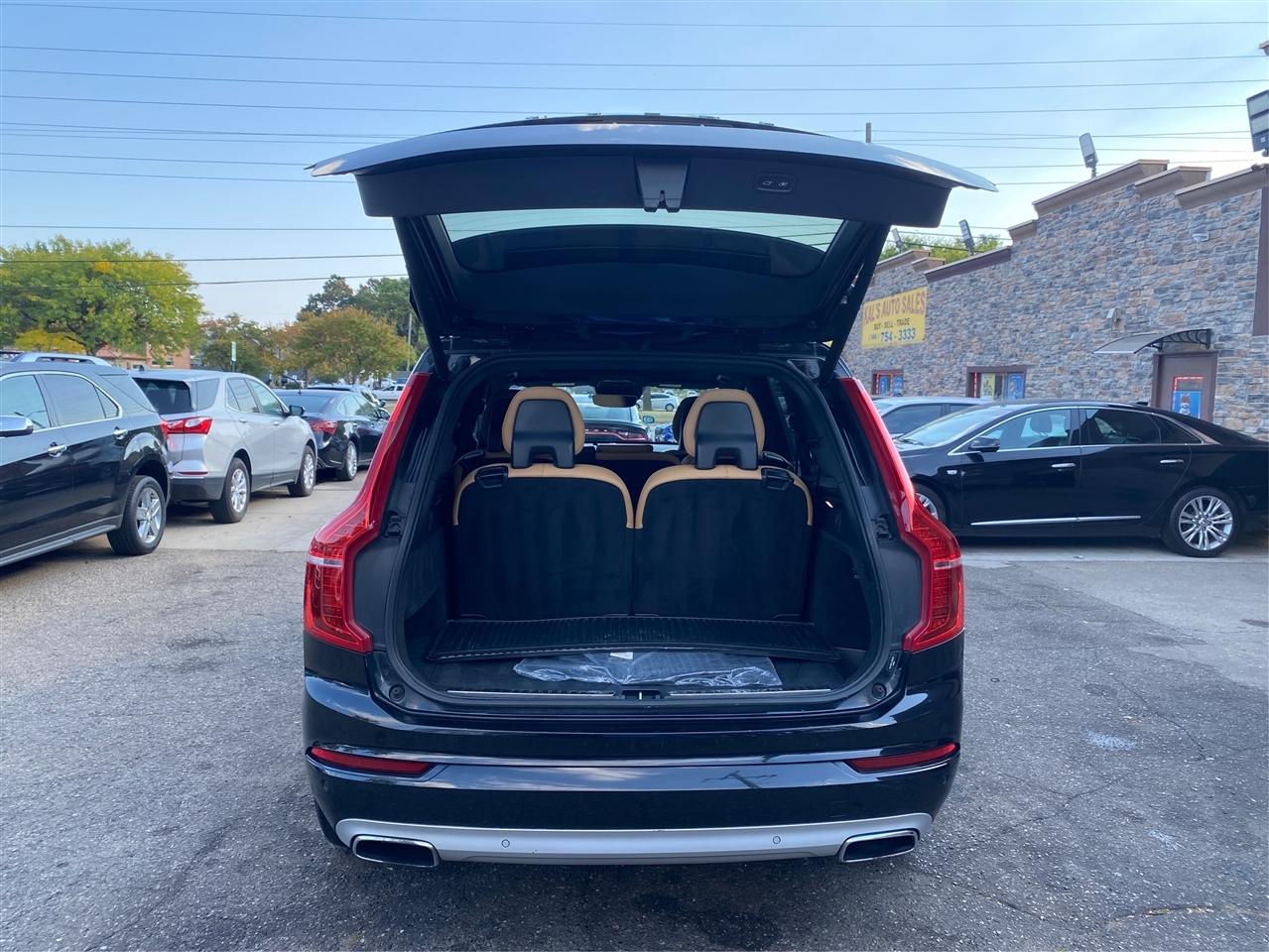 Volvo XC90 T6 AWD 7-Passenger Momentum 2018