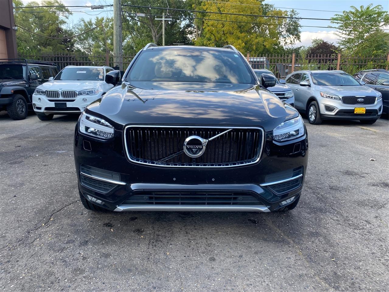 Volvo XC90 T6 AWD 7-Passenger Momentum 2018