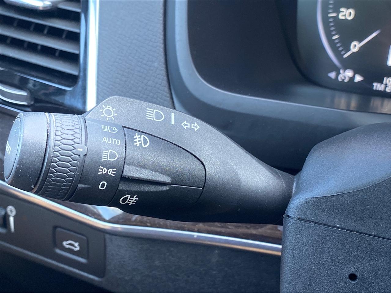 Volvo XC90 T6 AWD 7-Passenger Momentum 2018