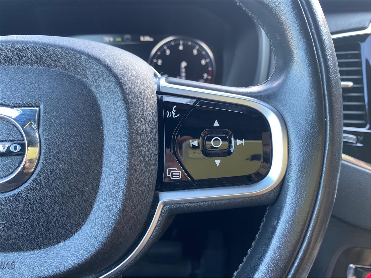 Volvo XC90 T6 AWD 7-Passenger Momentum 2018