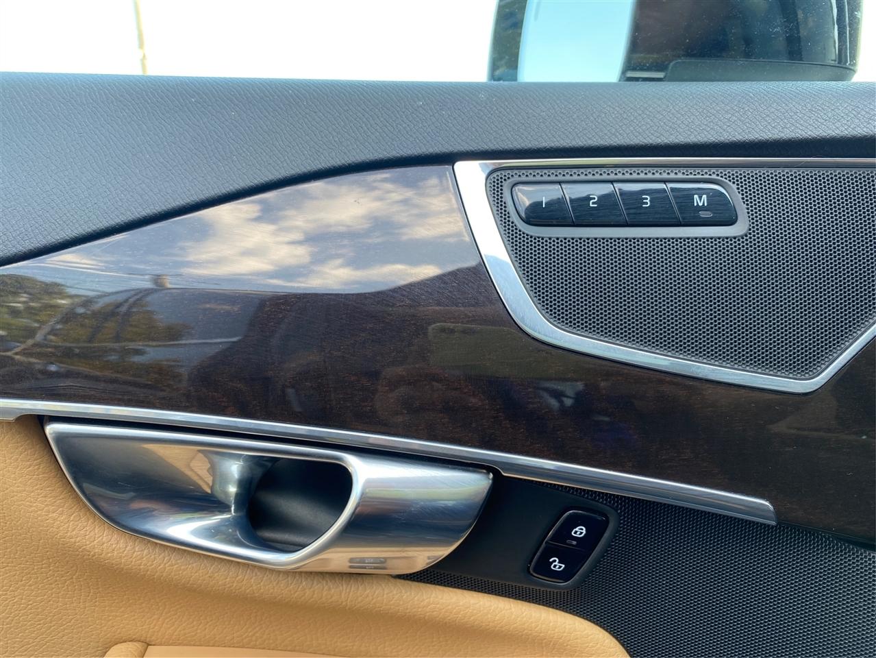 Volvo XC90 T6 AWD 7-Passenger Momentum 2018