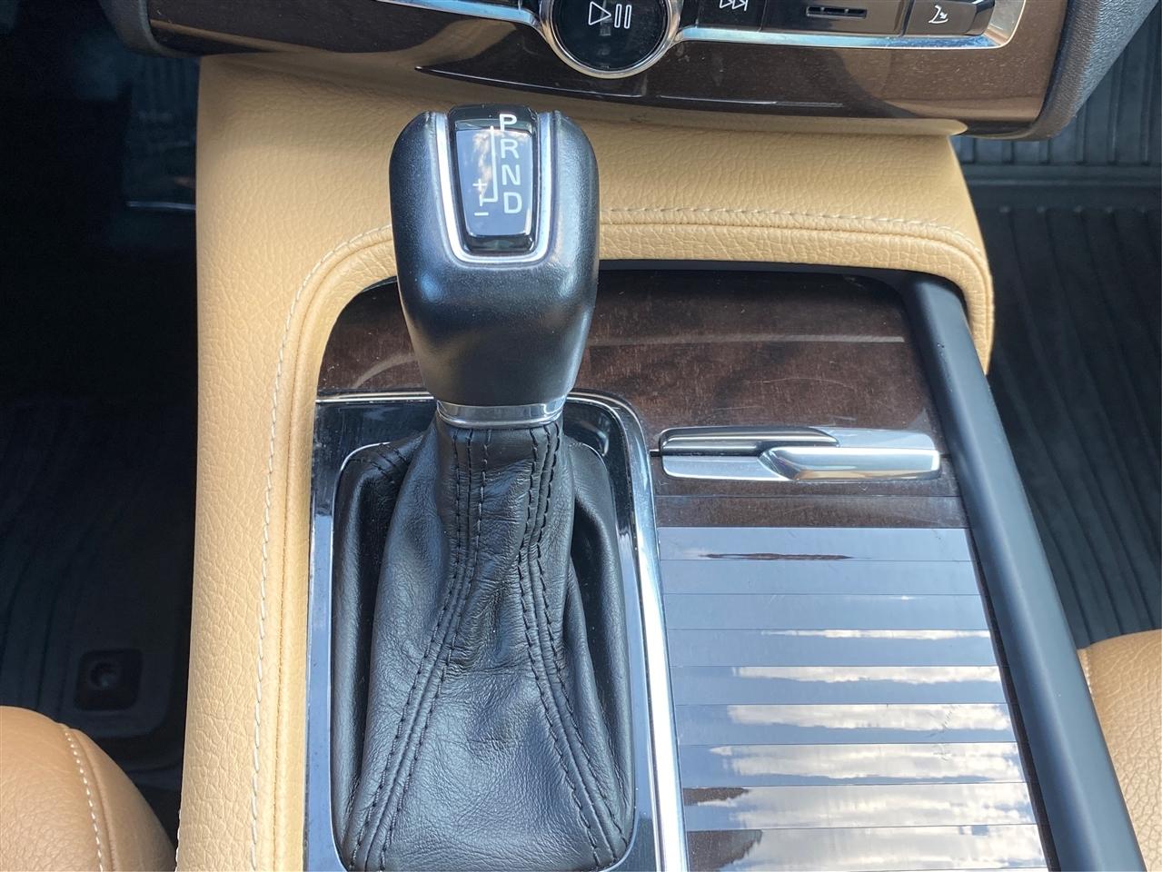 Volvo XC90 T6 AWD 7-Passenger Momentum 2018