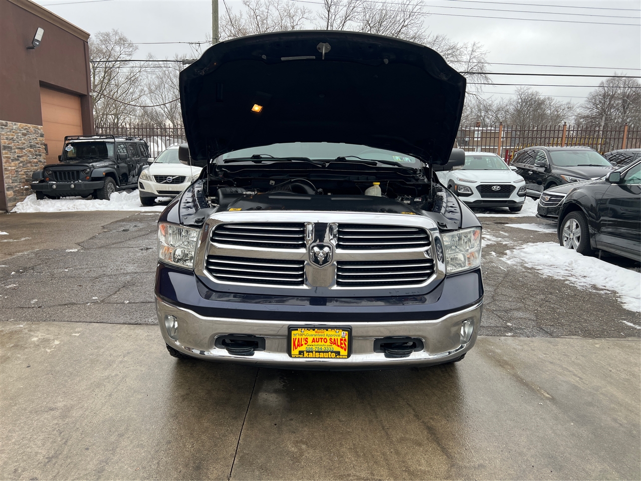 RAM 1500 SLT Crew Cab SWB 4WD 2015