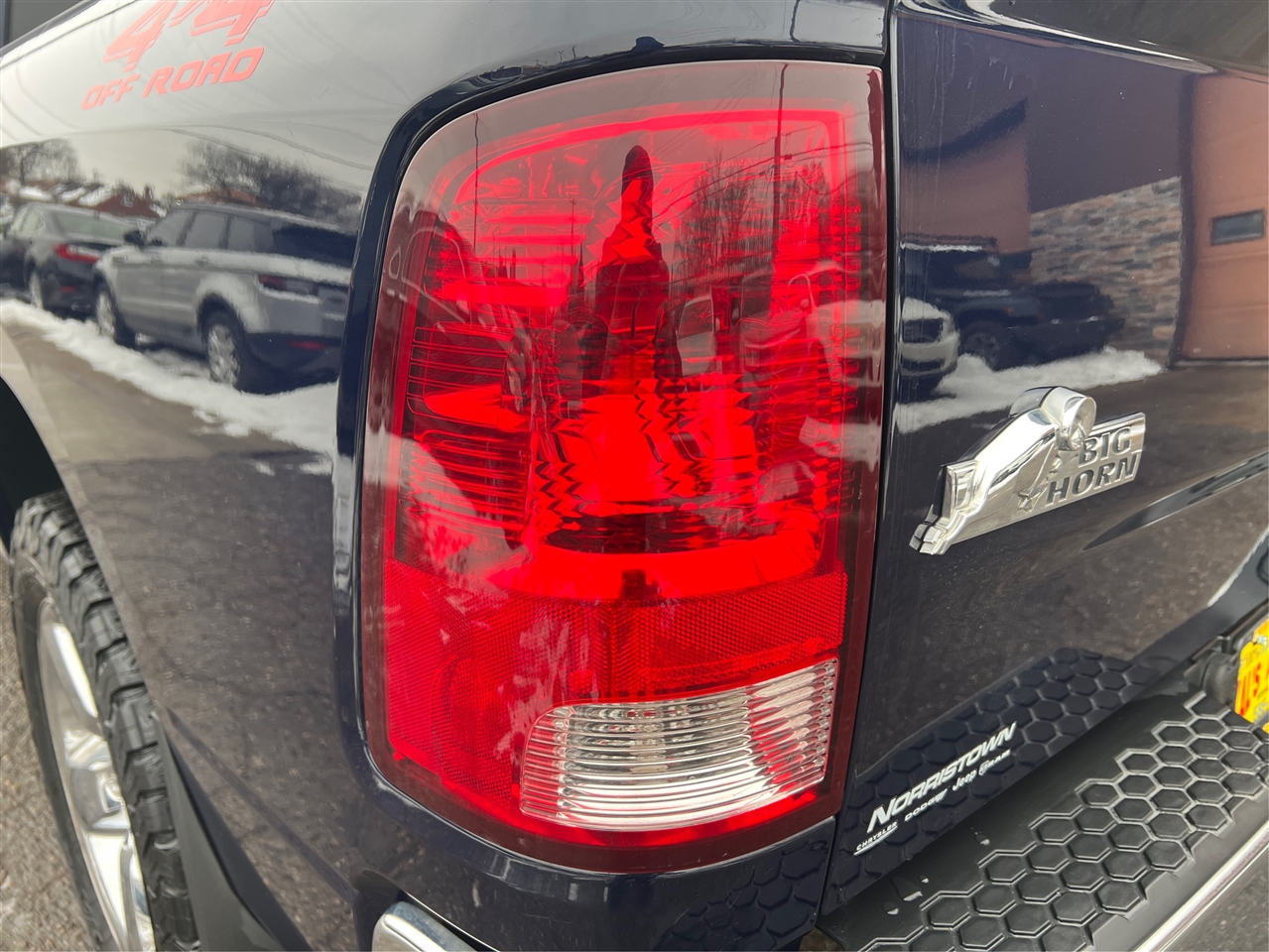 RAM 1500 SLT Crew Cab SWB 4WD 2015