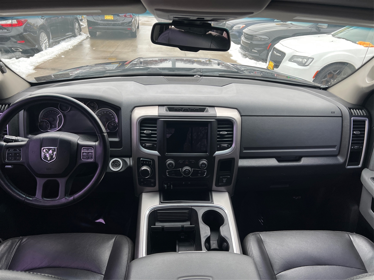 RAM 1500 SLT Crew Cab SWB 4WD 2015