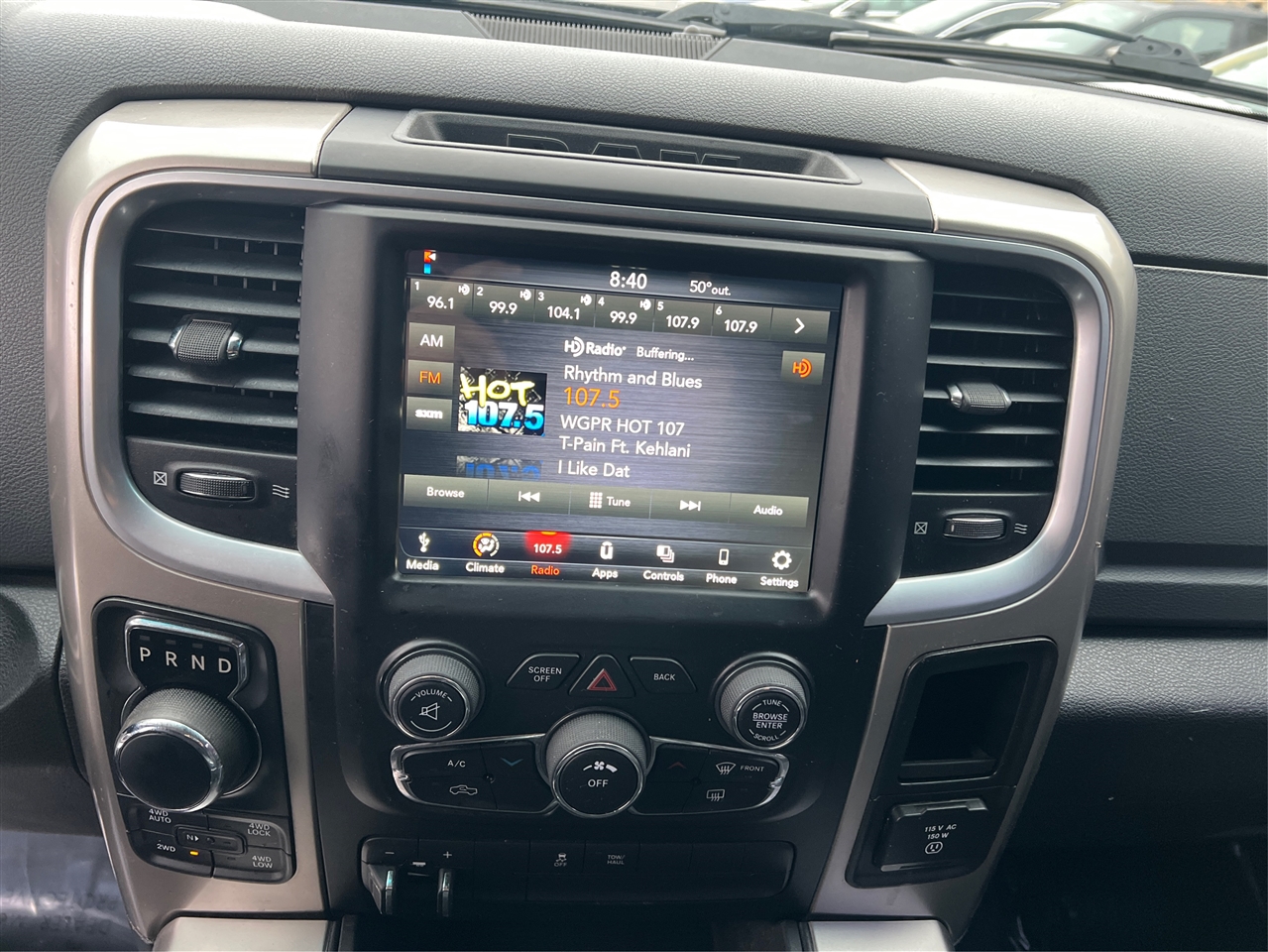 RAM 1500 SLT Crew Cab SWB 4WD 2015