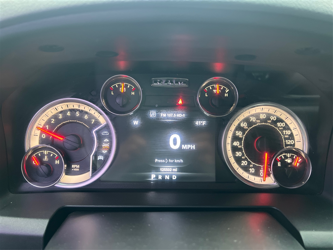 RAM 1500 SLT Crew Cab SWB 4WD 2015