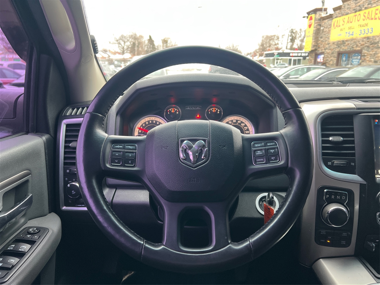 RAM 1500 SLT Crew Cab SWB 4WD 2015