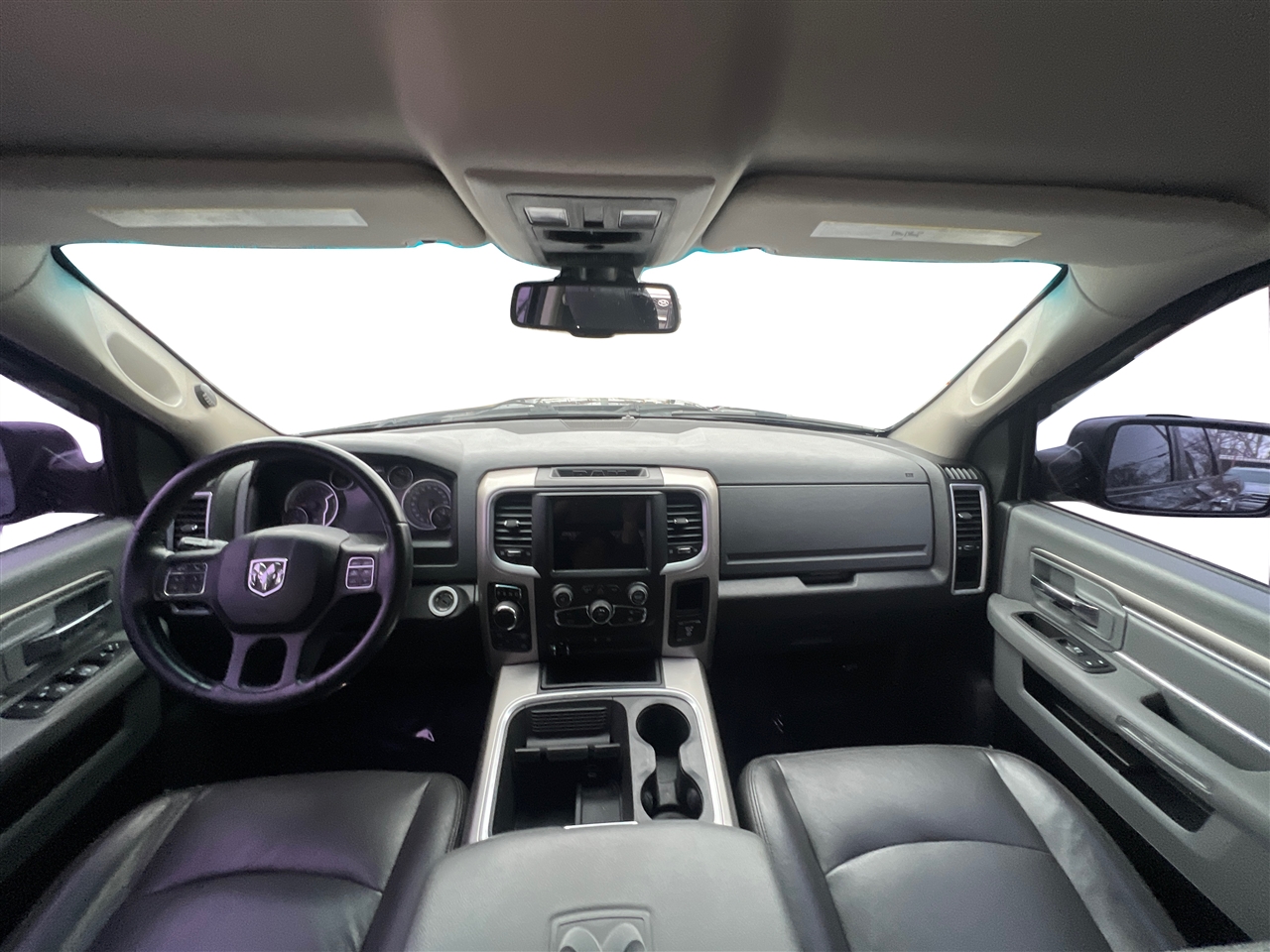 RAM 1500 SLT Crew Cab SWB 4WD 2015