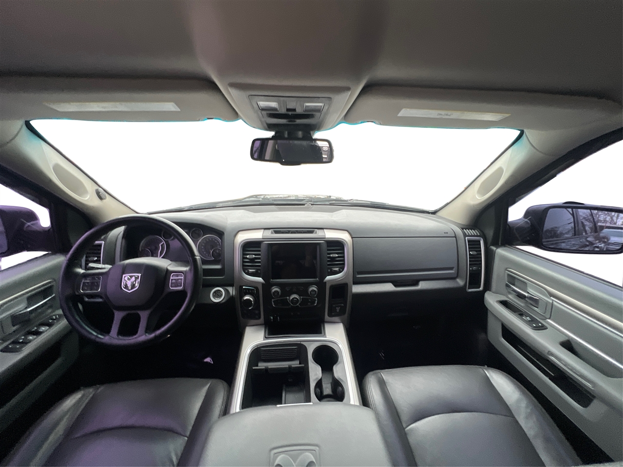 RAM 1500 SLT Crew Cab SWB 4WD 2015