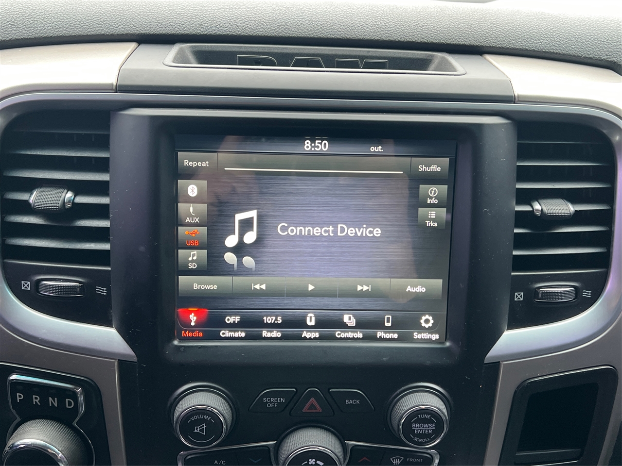 RAM 1500 SLT Crew Cab SWB 4WD 2015