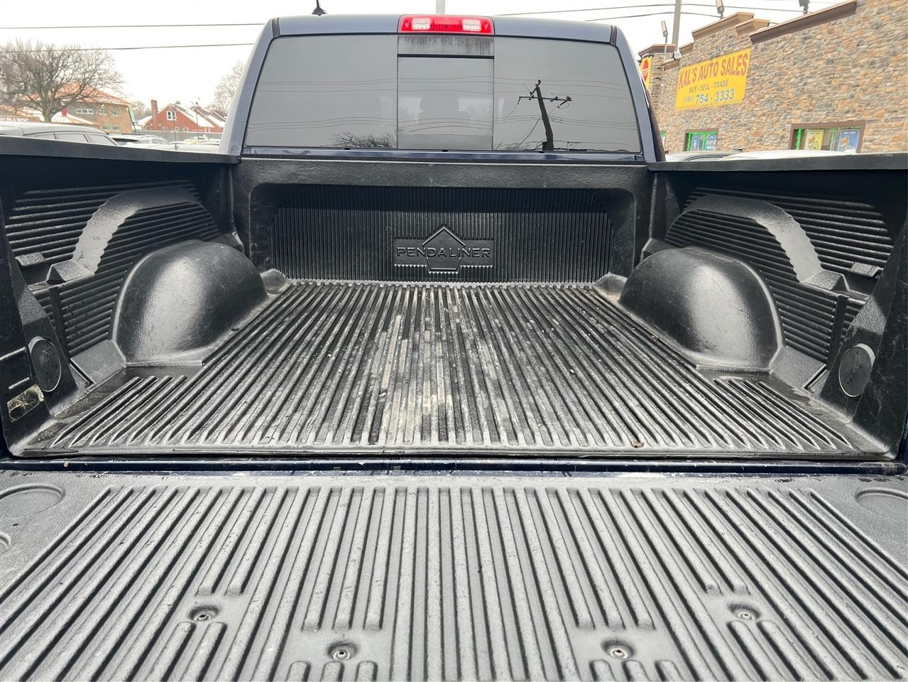 RAM 1500 4WD Crew Cab 140.5" Big Horn 2015