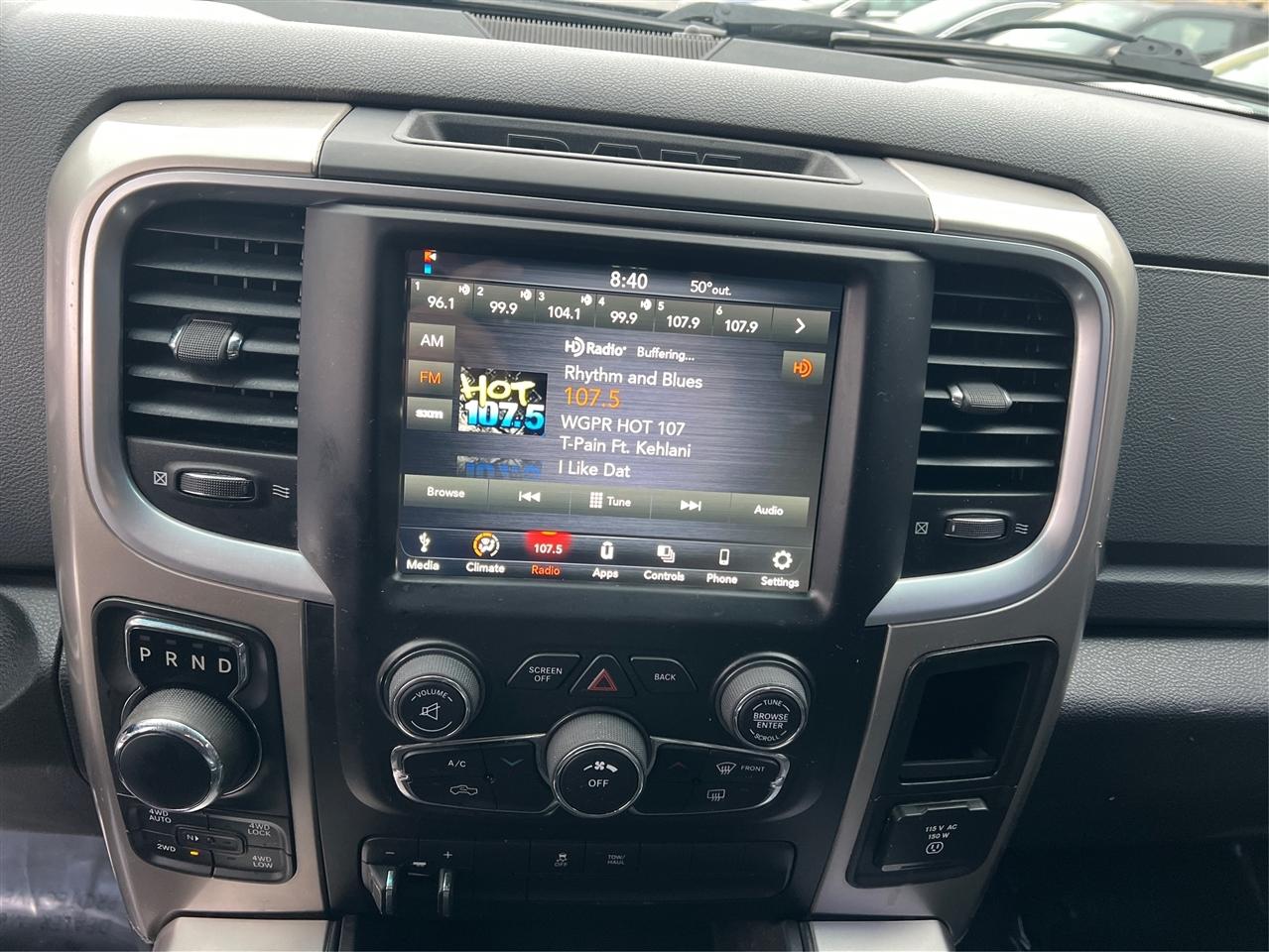 RAM 1500 4WD Crew Cab 140.5" Big Horn 2015