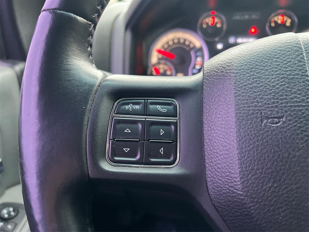 RAM 1500 4WD Crew Cab 140.5" Big Horn 2015