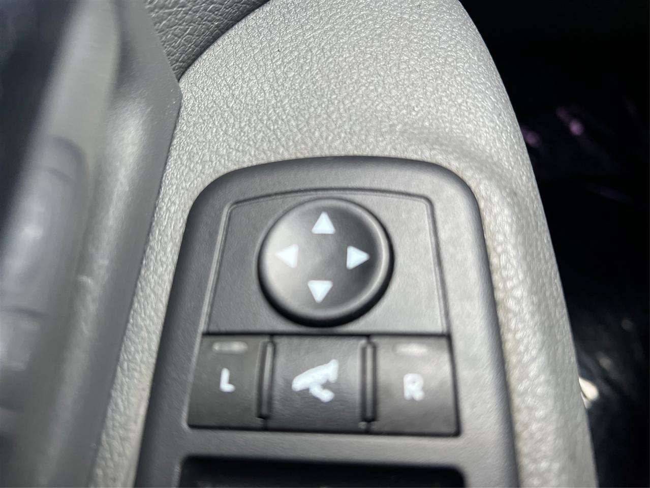 RAM 1500 4WD Crew Cab 140.5" Big Horn 2015