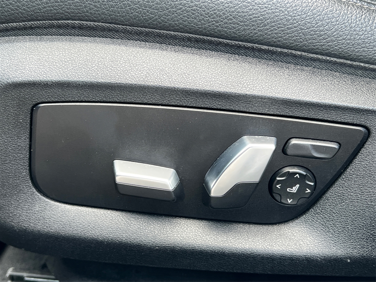 BMW 5-Series 530i xDrive 2019