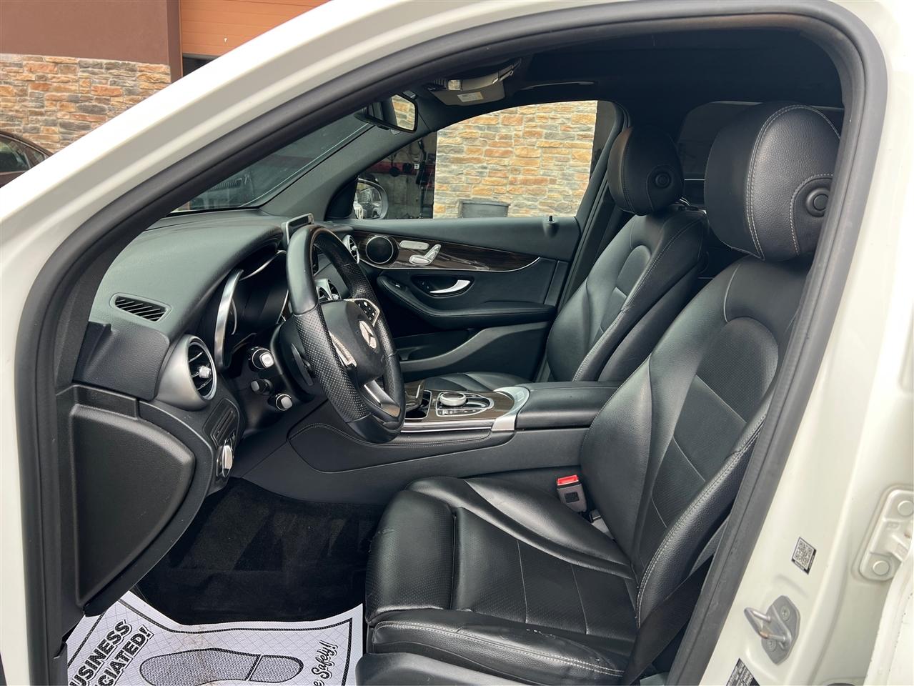 Mercedes-Benz GLC-Class GLC 300 4MATIC SUV 2019