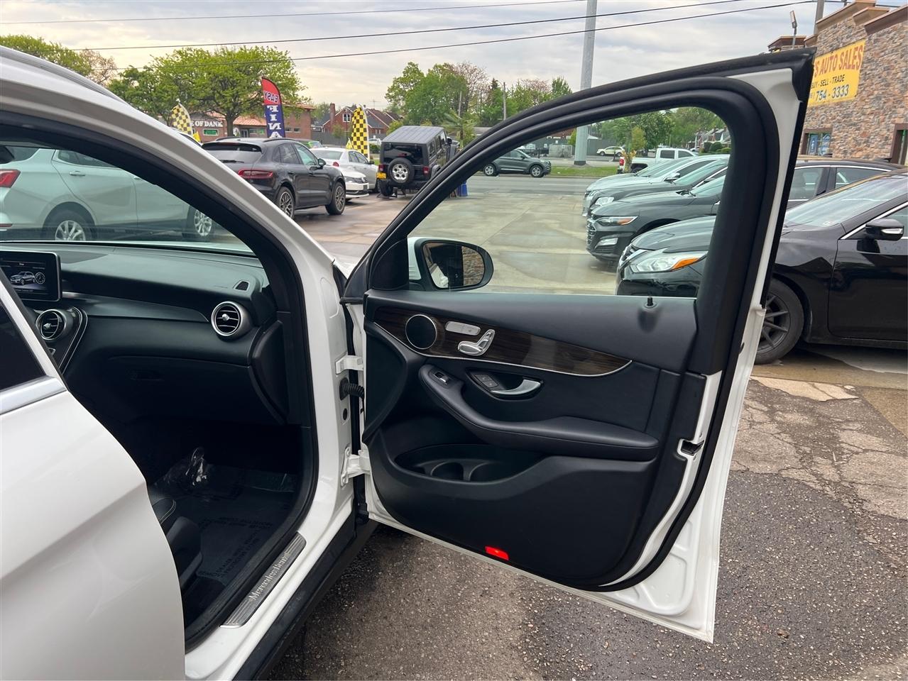 Mercedes-Benz GLC-Class GLC 300 4MATIC SUV 2019