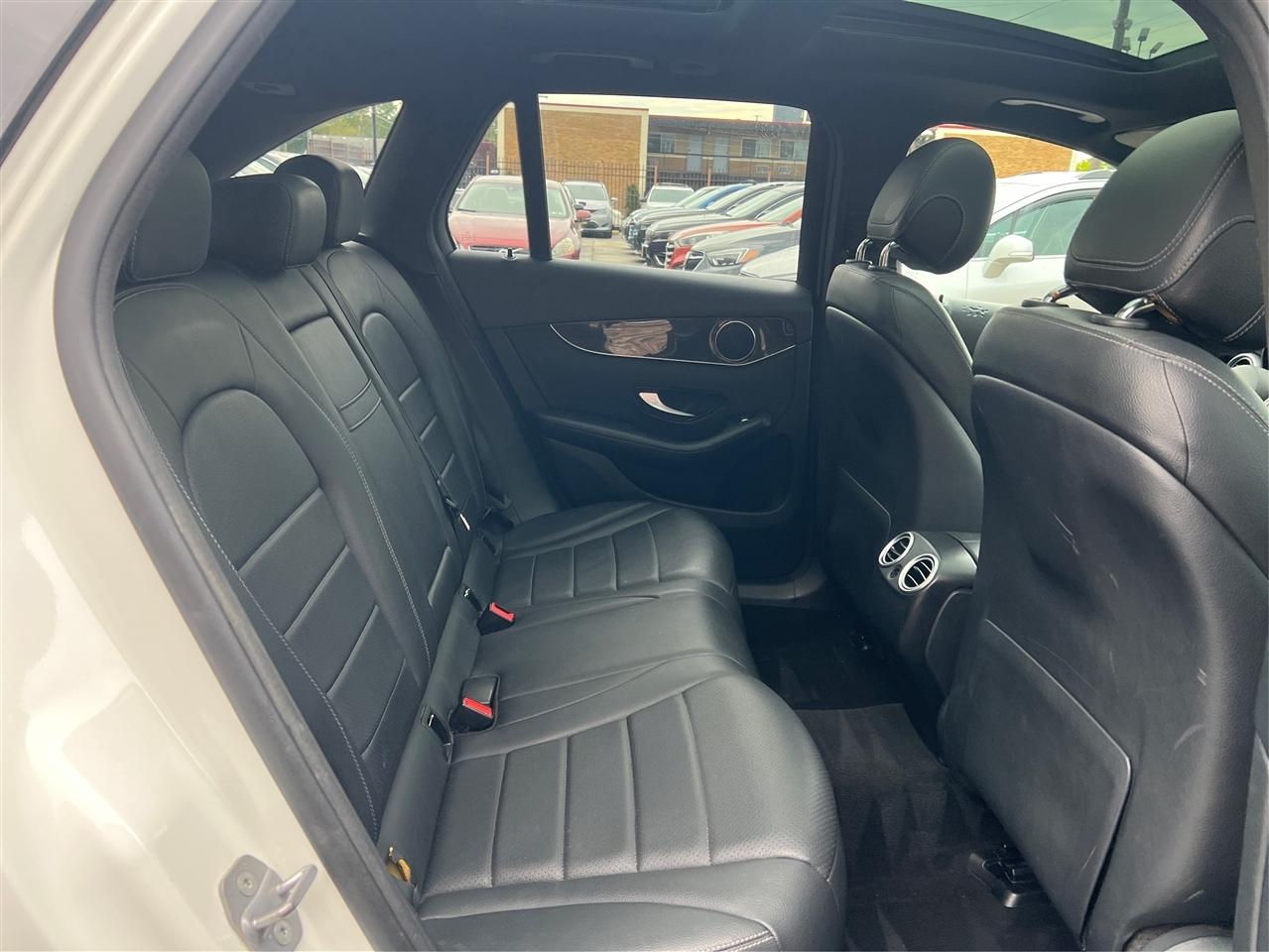 Mercedes-Benz GLC-Class GLC 300 4MATIC SUV 2019