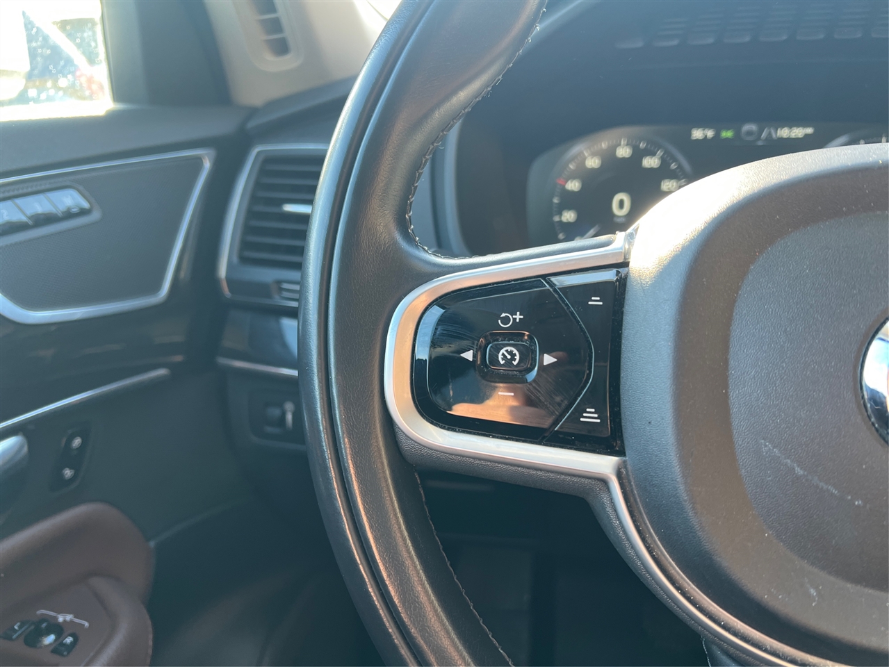 Volvo XC90 T6 Momentum AWD 2019