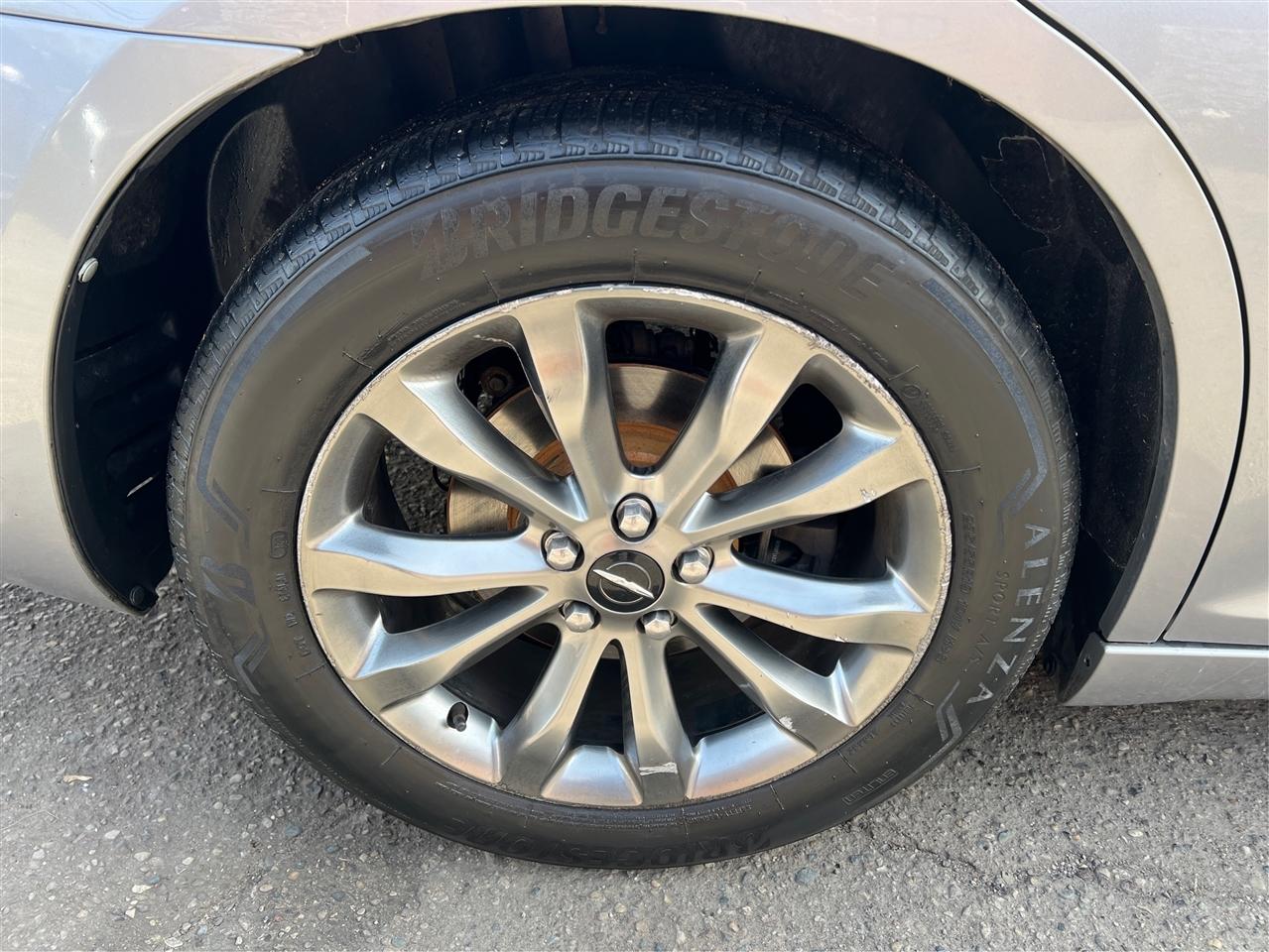 Chrysler 300 4dr Sdn 300S AWD 2014