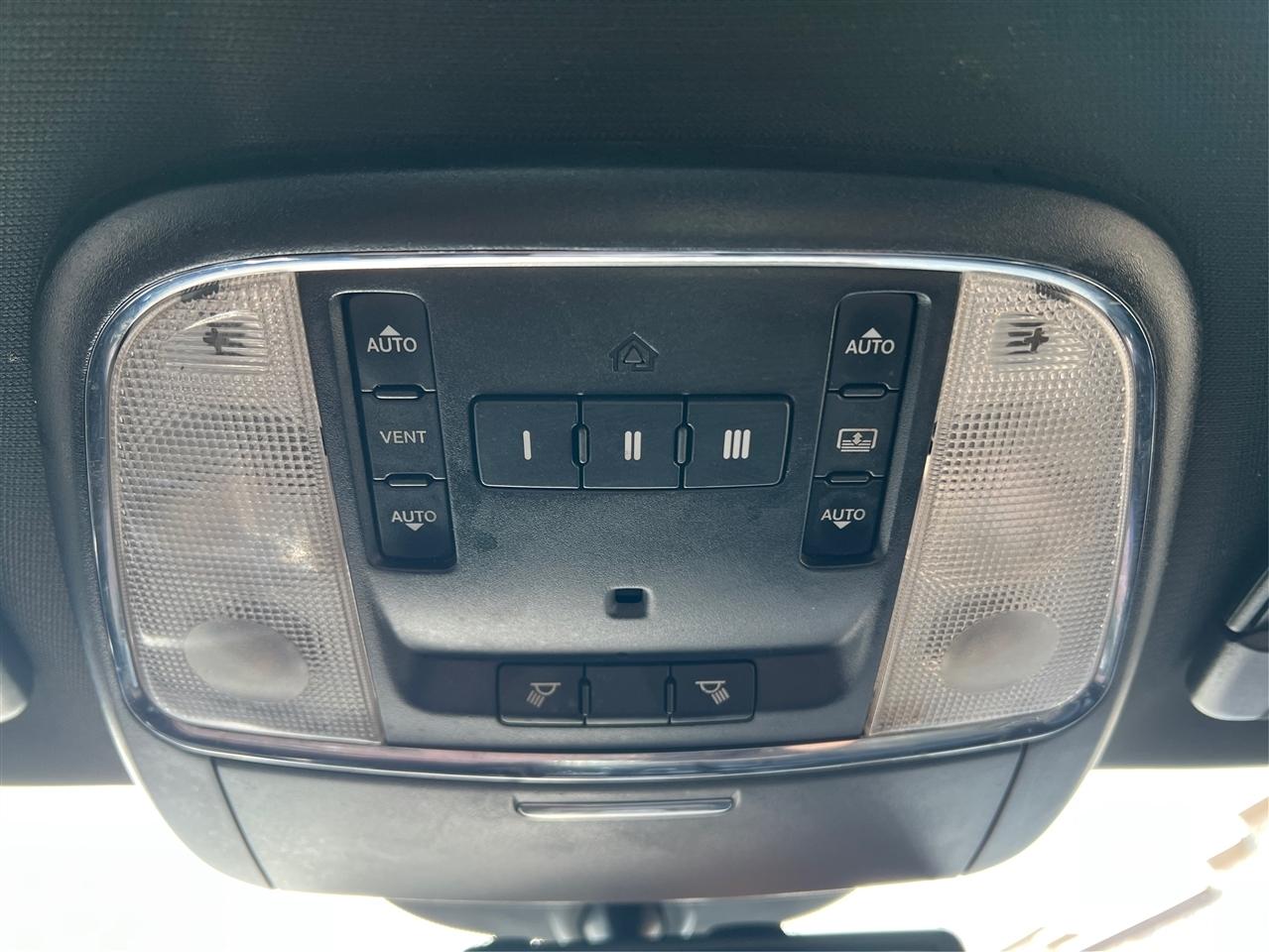 Chrysler 300 4dr Sdn 300S AWD 2014