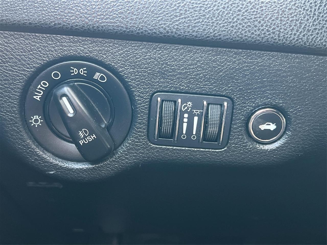 Chrysler 300 4dr Sdn 300S AWD 2014