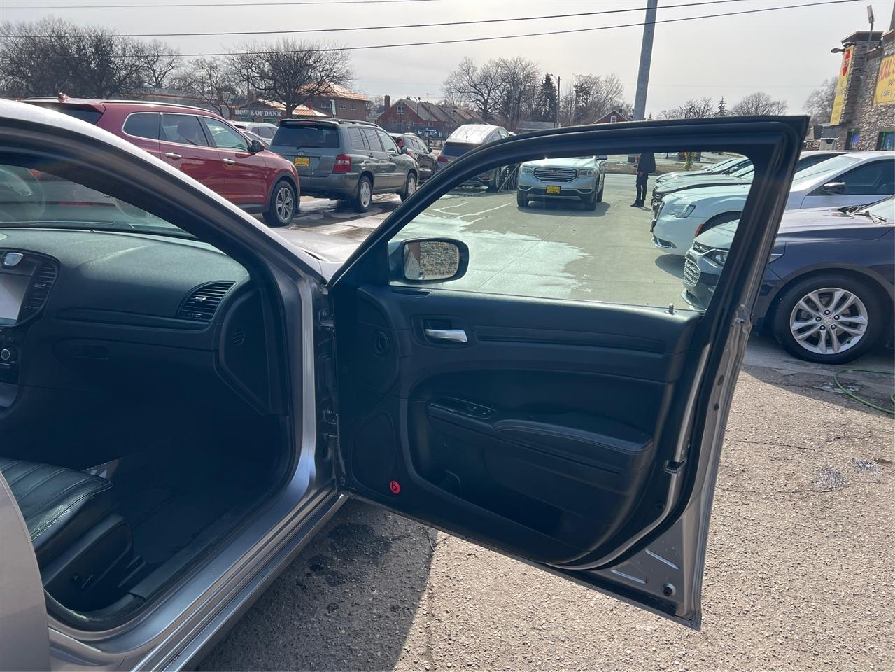 Chrysler 300 4dr Sdn 300S AWD 2014