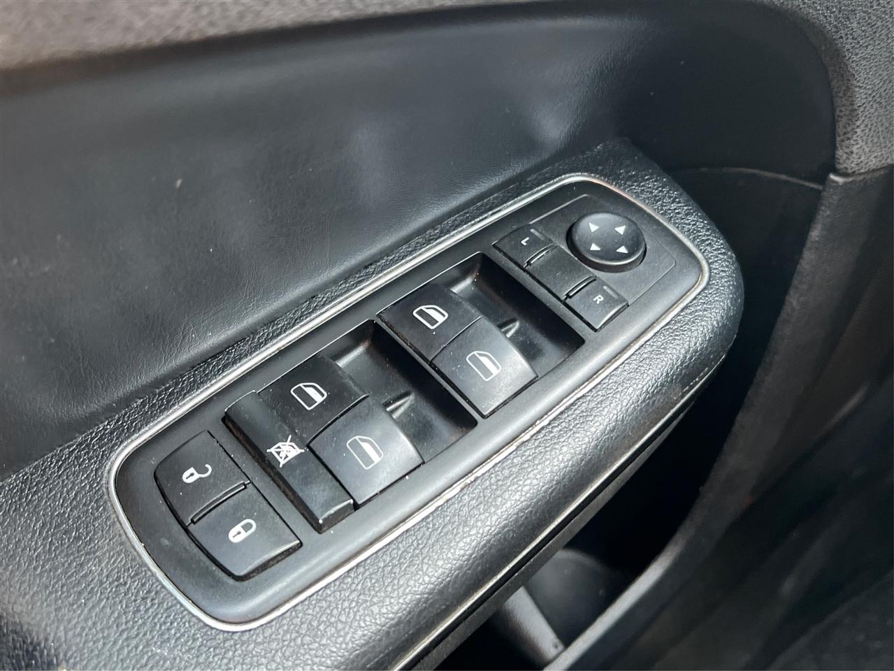 Chrysler 300 4dr Sdn 300S AWD 2014