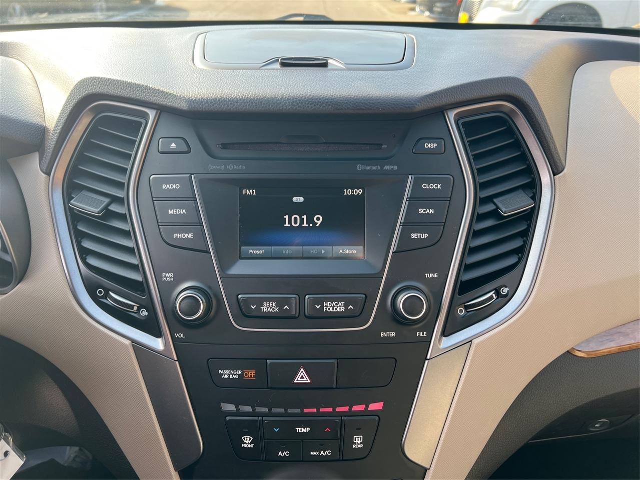 Hyundai Santa Fe AWD 4dr SE 2016