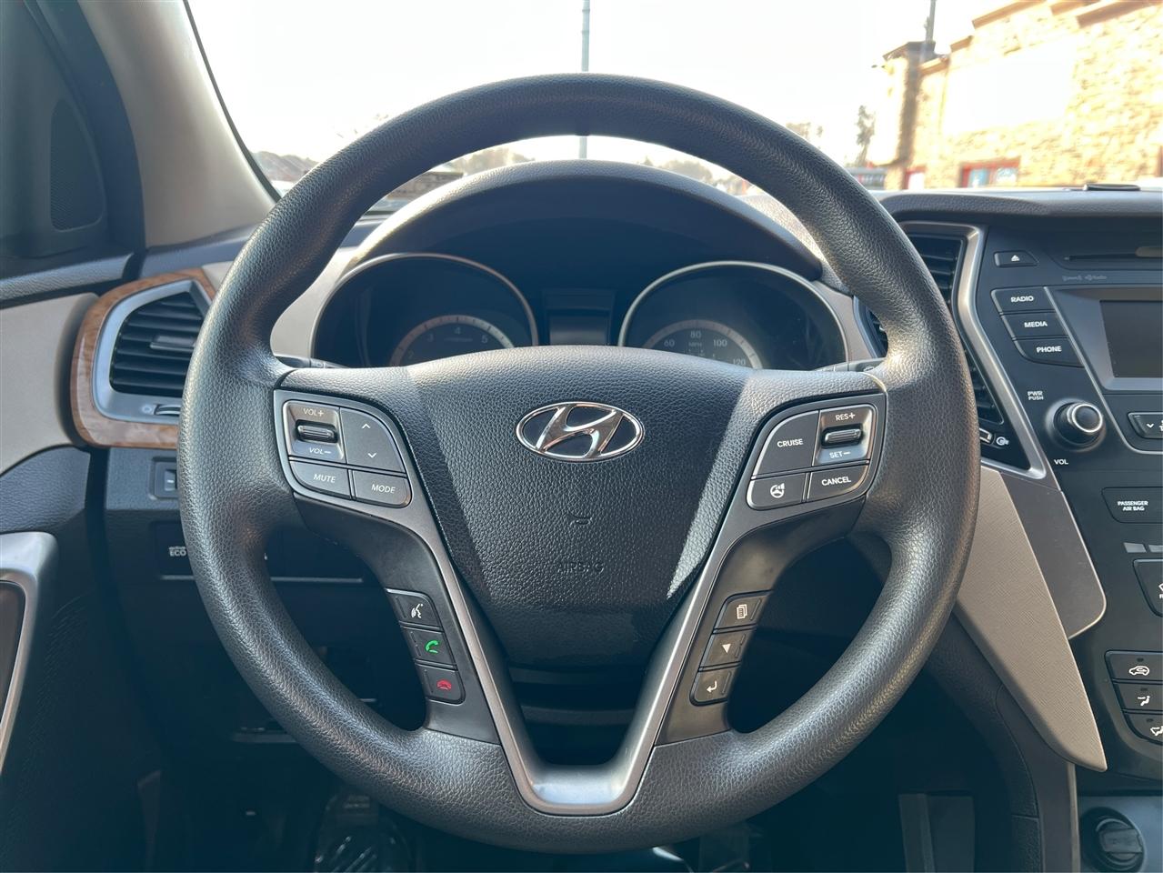 Hyundai Santa Fe AWD 4dr SE 2016