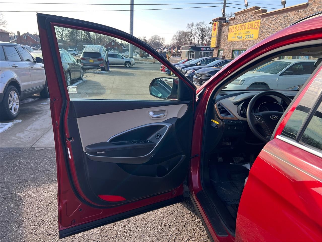 Hyundai Santa Fe AWD 4dr SE 2016