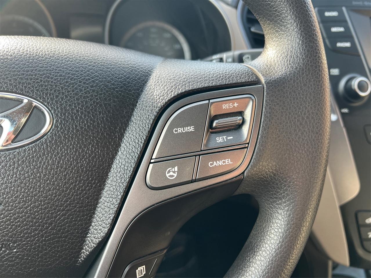 Hyundai Santa Fe AWD 4dr SE 2016