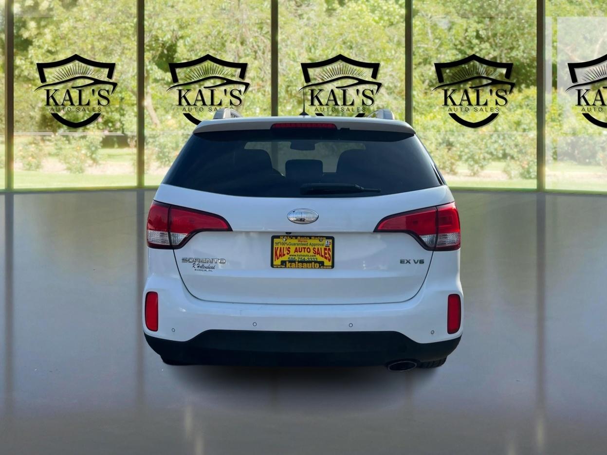 Kia Sorento 2WD 4dr V6 EX 2015