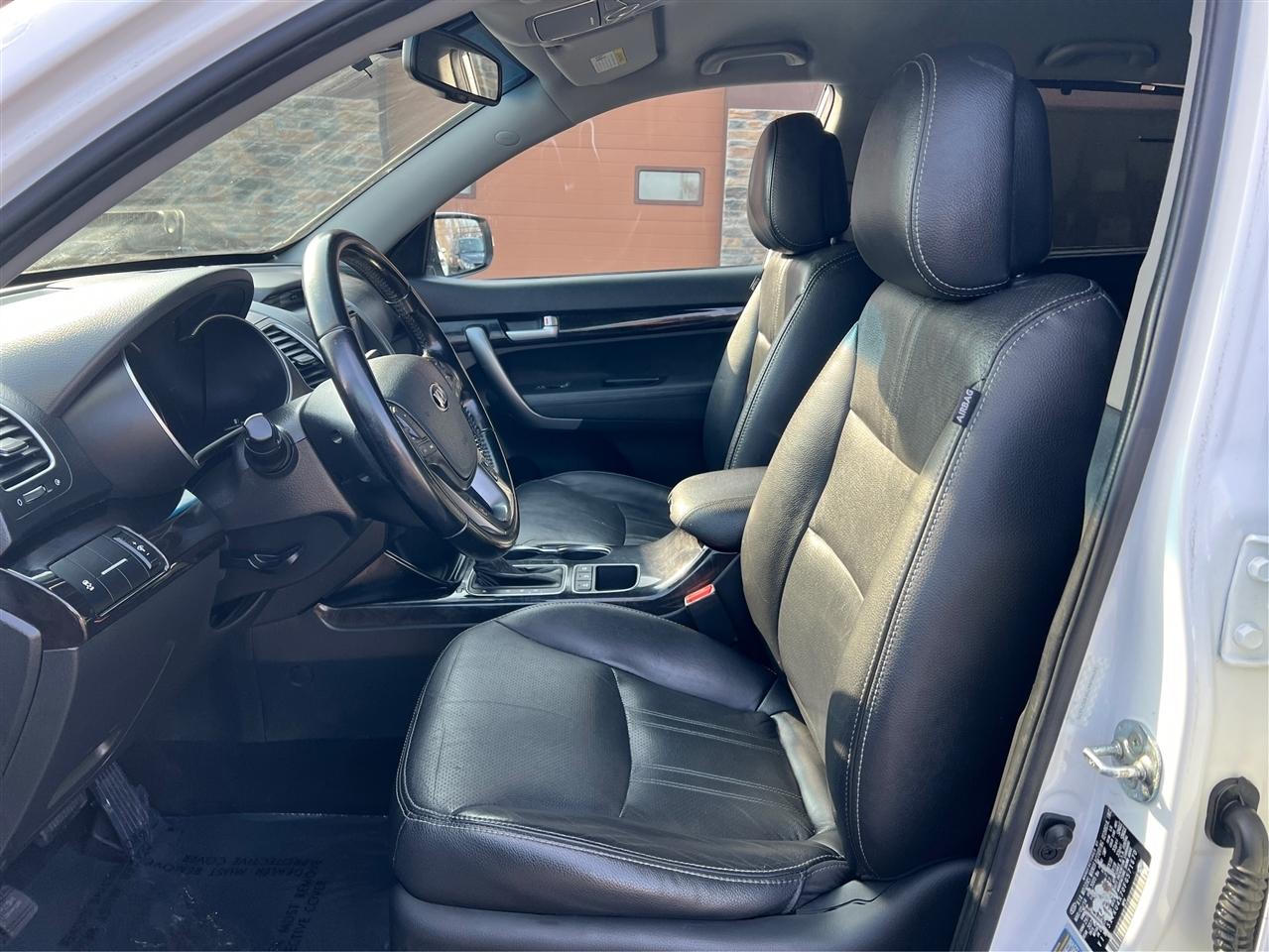 Kia Sorento 2WD 4dr V6 EX 2015