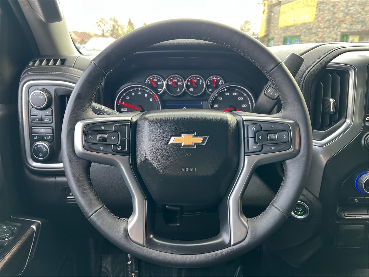 Chevrolet Silverado 1500 LTD 4WD Double Cab 147" LT w/1LT 2022