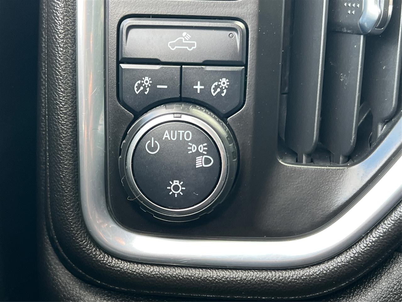 Chevrolet Silverado 1500 LTD 4WD Double Cab 147" LT w/1LT 2022