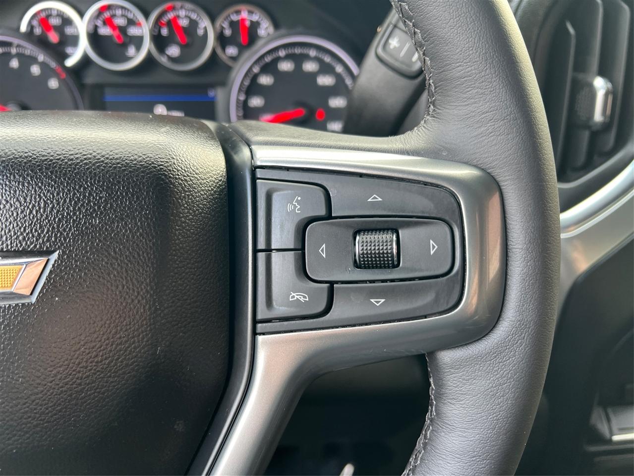 Chevrolet Silverado 1500 LTD 4WD Double Cab 147" LT w/1LT 2022